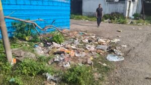 9 एवं 13 नंबर ब्लॉक के बीच